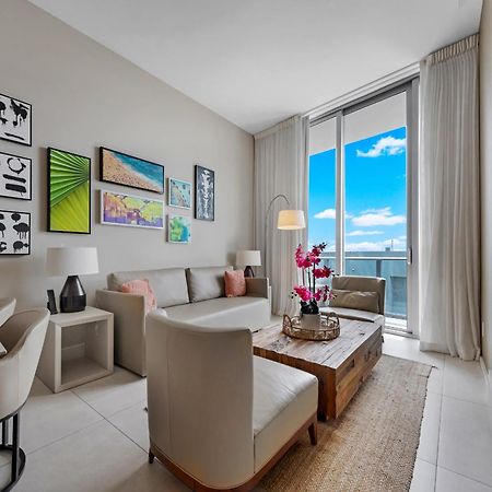 Wake Up To The Sound Of Waves In A Stylish Condo In A Luxury Resort Hollywood Exteriör bild