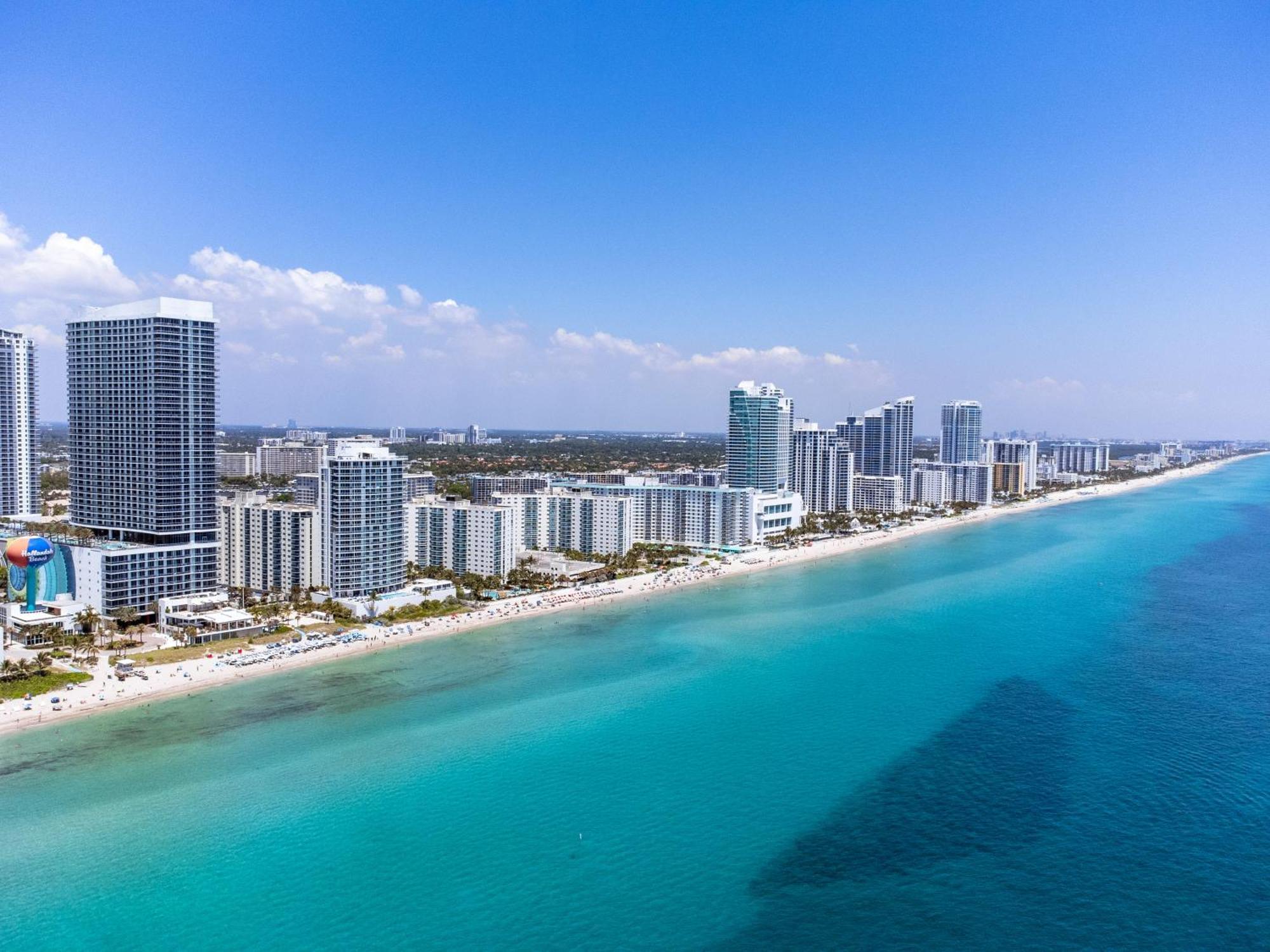 Wake Up To The Sound Of Waves In A Stylish Condo In A Luxury Resort Hollywood Exteriör bild