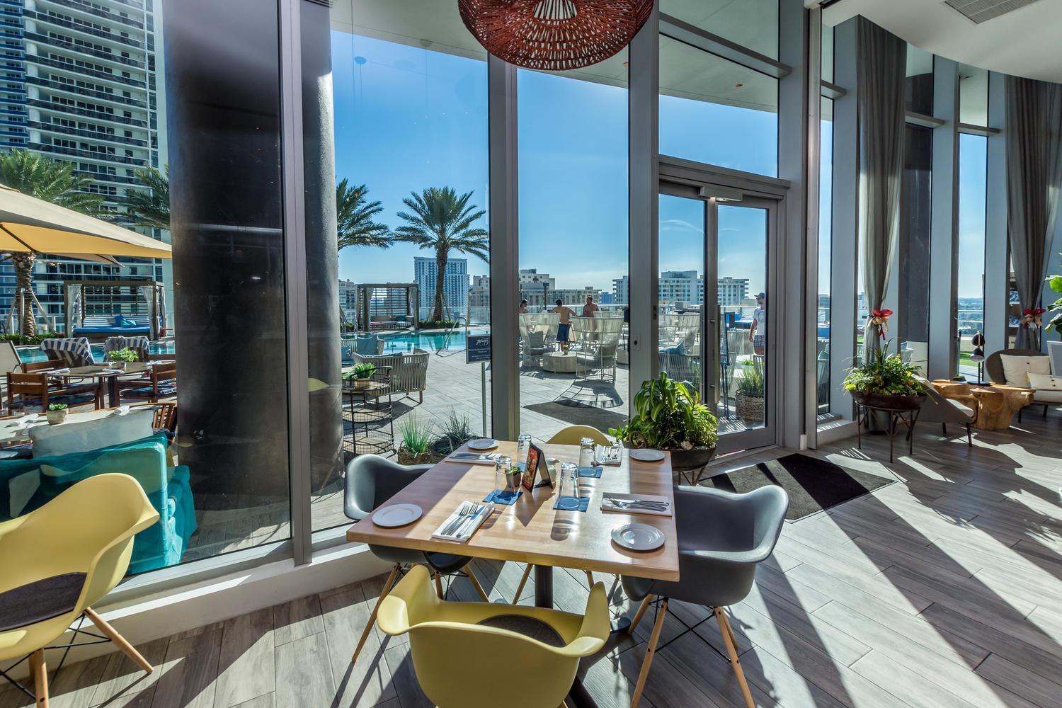 Wake Up To The Sound Of Waves In A Stylish Condo In A Luxury Resort Hollywood Exteriör bild