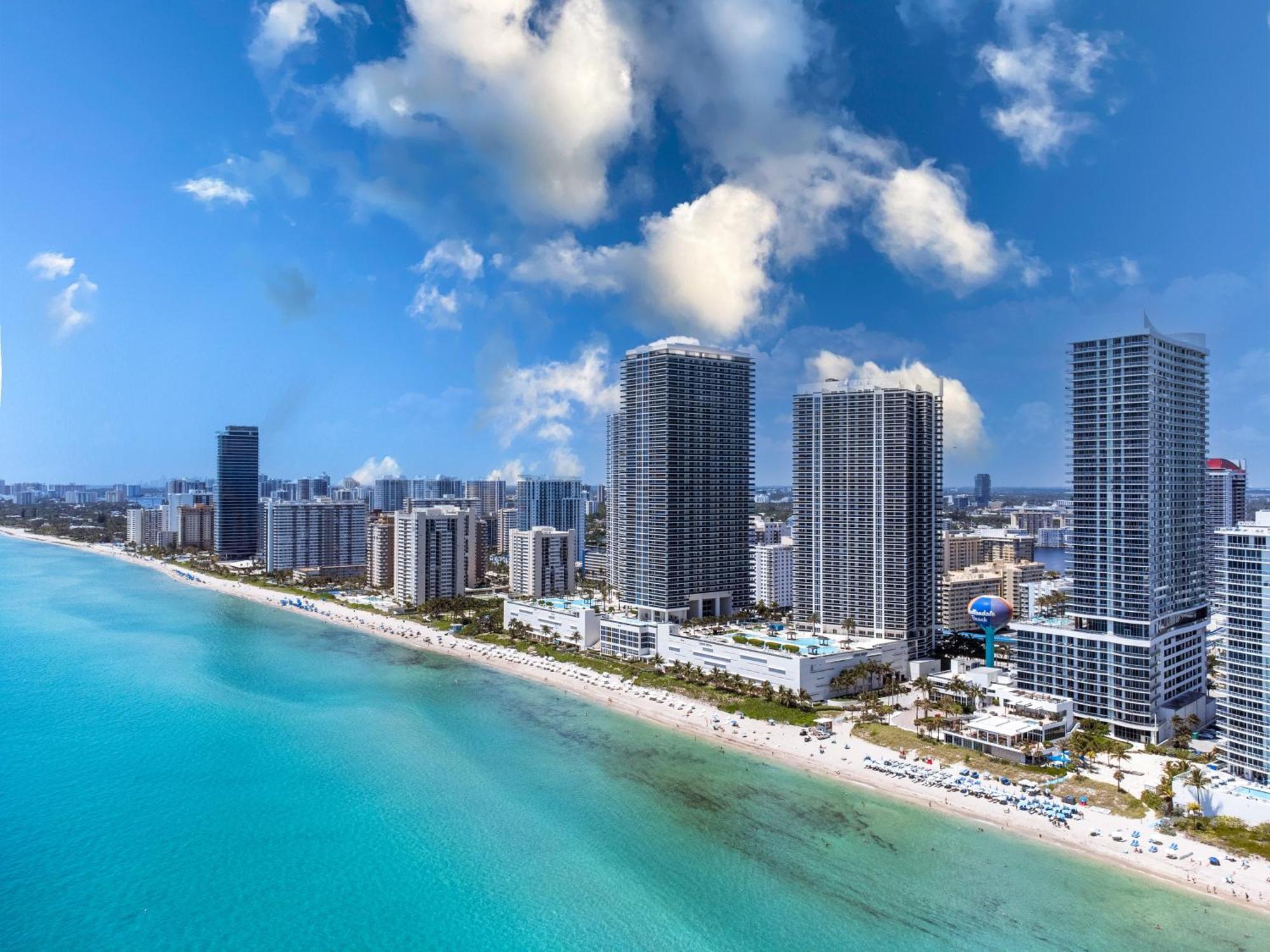Wake Up To The Sound Of Waves In A Stylish Condo In A Luxury Resort Hollywood Exteriör bild