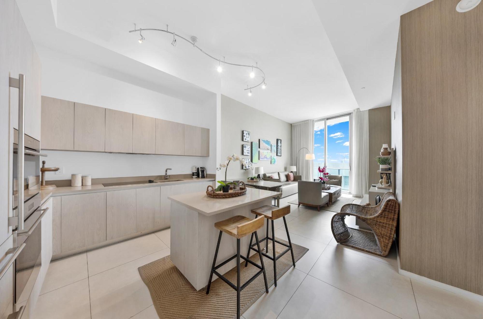 Wake Up To The Sound Of Waves In A Stylish Condo In A Luxury Resort Hollywood Exteriör bild