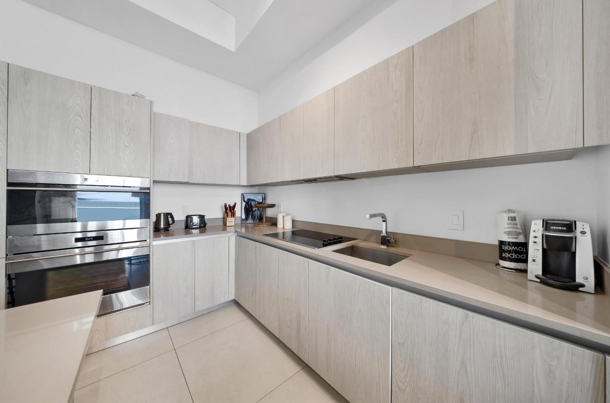 Wake Up To The Sound Of Waves In A Stylish Condo In A Luxury Resort Hollywood Exteriör bild
