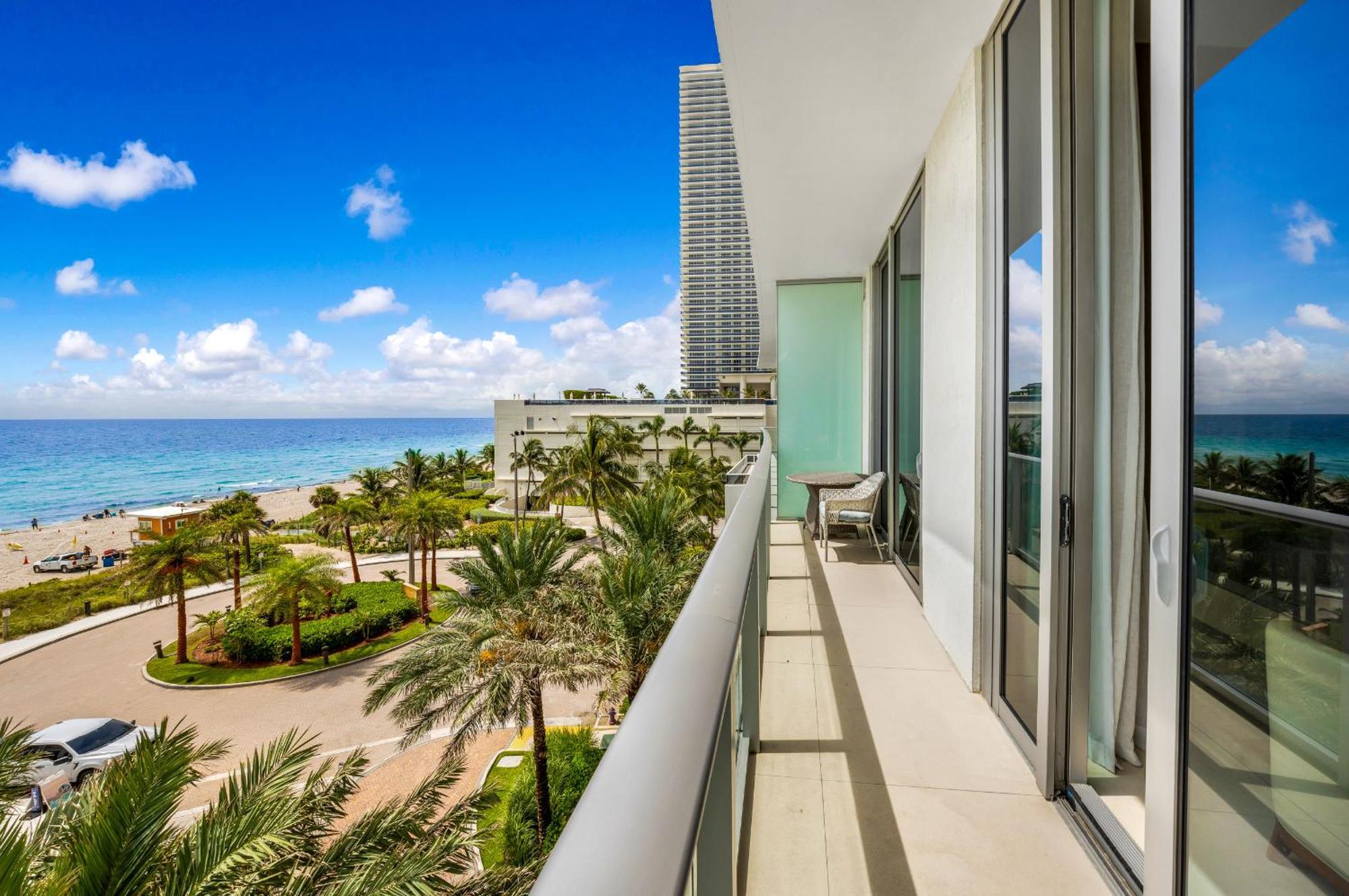Wake Up To The Sound Of Waves In A Stylish Condo In A Luxury Resort Hollywood Exteriör bild