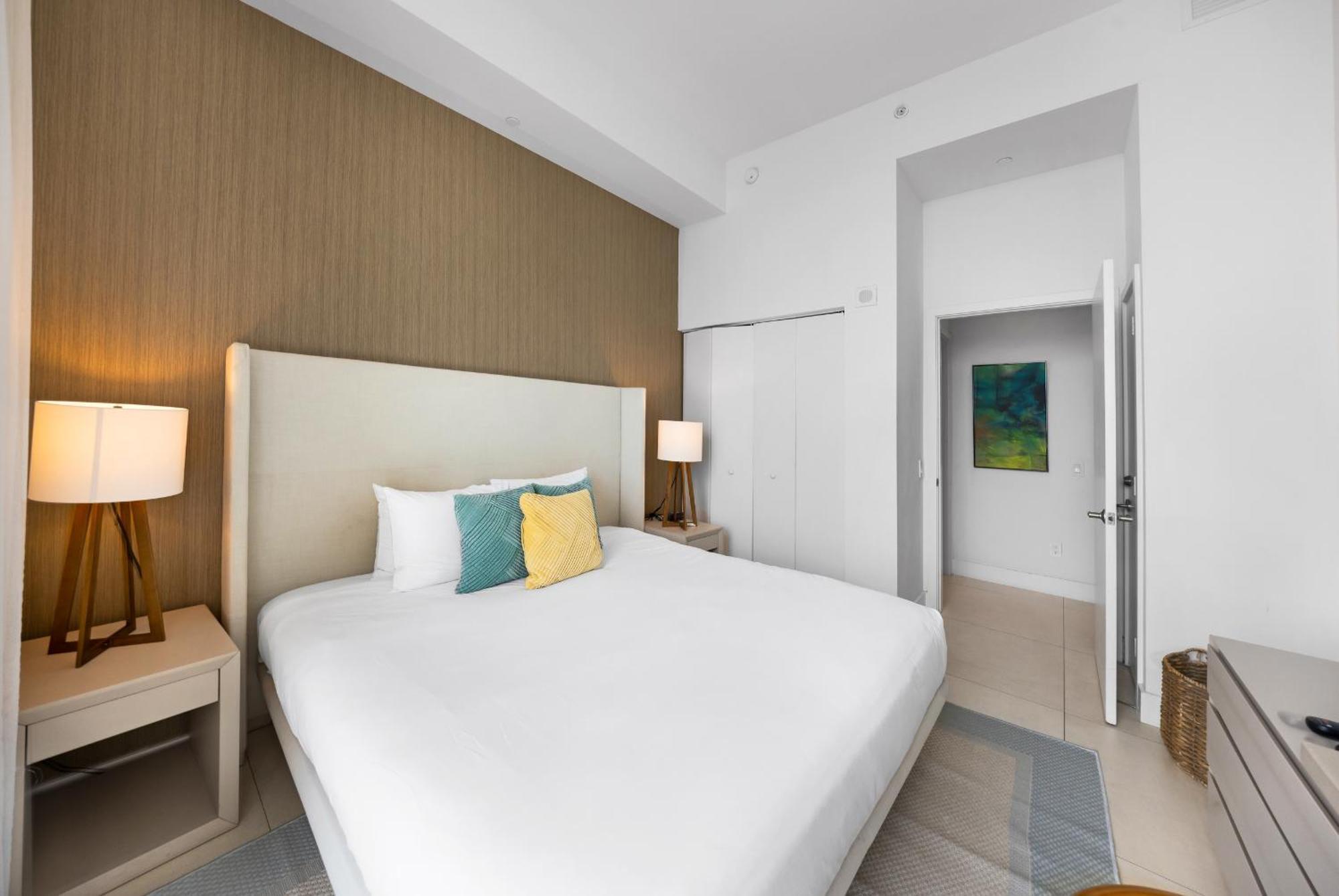 Wake Up To The Sound Of Waves In A Stylish Condo In A Luxury Resort Hollywood Exteriör bild