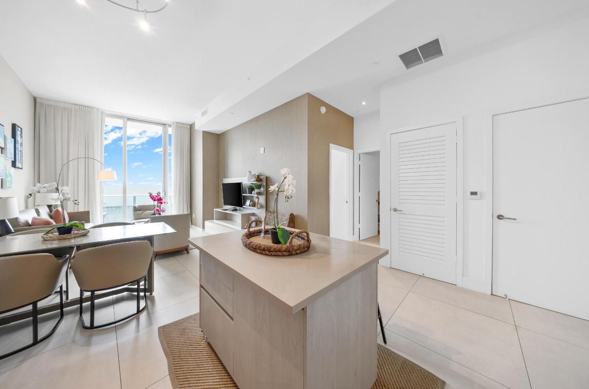 Wake Up To The Sound Of Waves In A Stylish Condo In A Luxury Resort Hollywood Exteriör bild