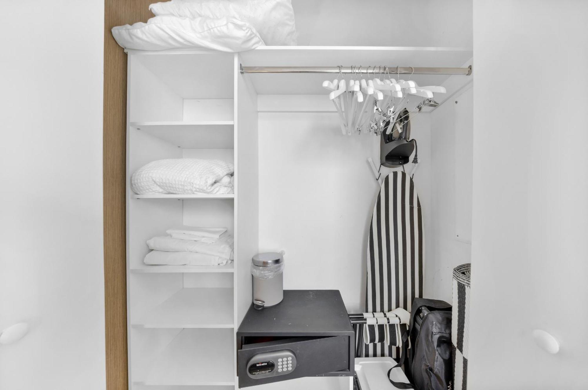 Wake Up To The Sound Of Waves In A Stylish Condo In A Luxury Resort Hollywood Exteriör bild