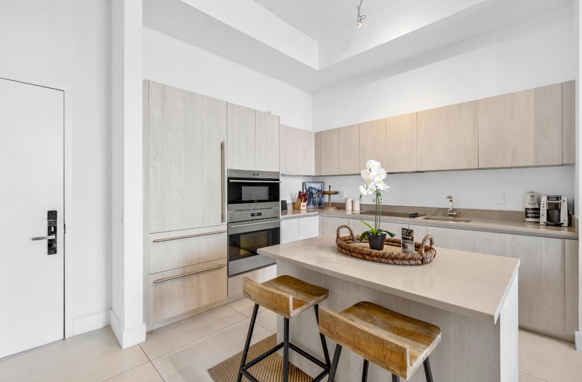 Wake Up To The Sound Of Waves In A Stylish Condo In A Luxury Resort Hollywood Exteriör bild